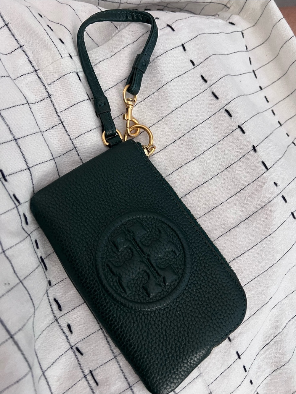 Authentic Tory Burch Perry Bombé Leather Wristlet Zip Card Case – Emerald Green